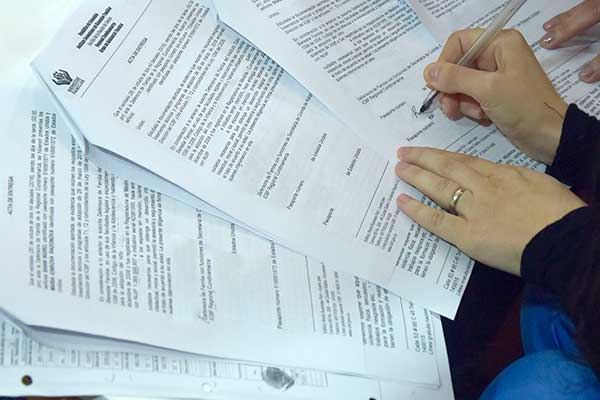 Permisos de salida de país temporal